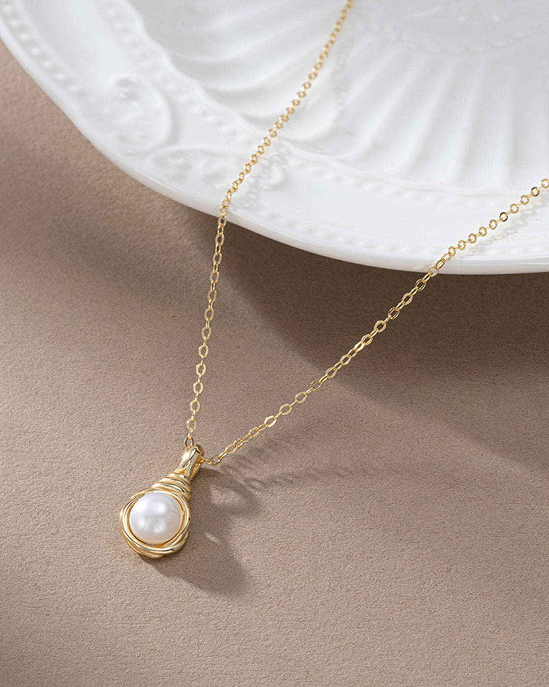 SERIN NECKLACE - 14K GOLD PLATED & NATURAL FRESHWATER PEARL