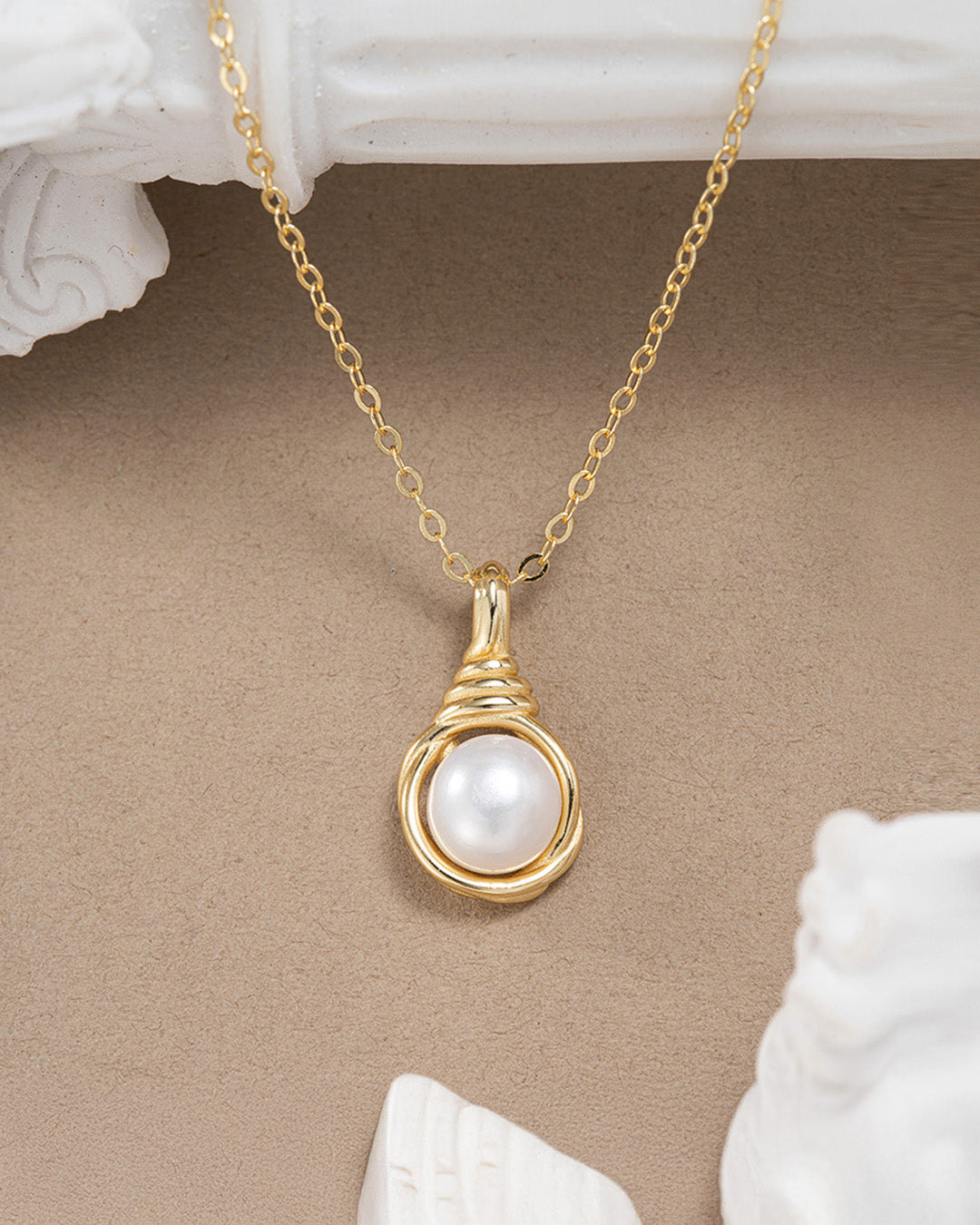 SERIN NECKLACE - 14K GOLD PLATED & NATURAL FRESHWATER PEARL