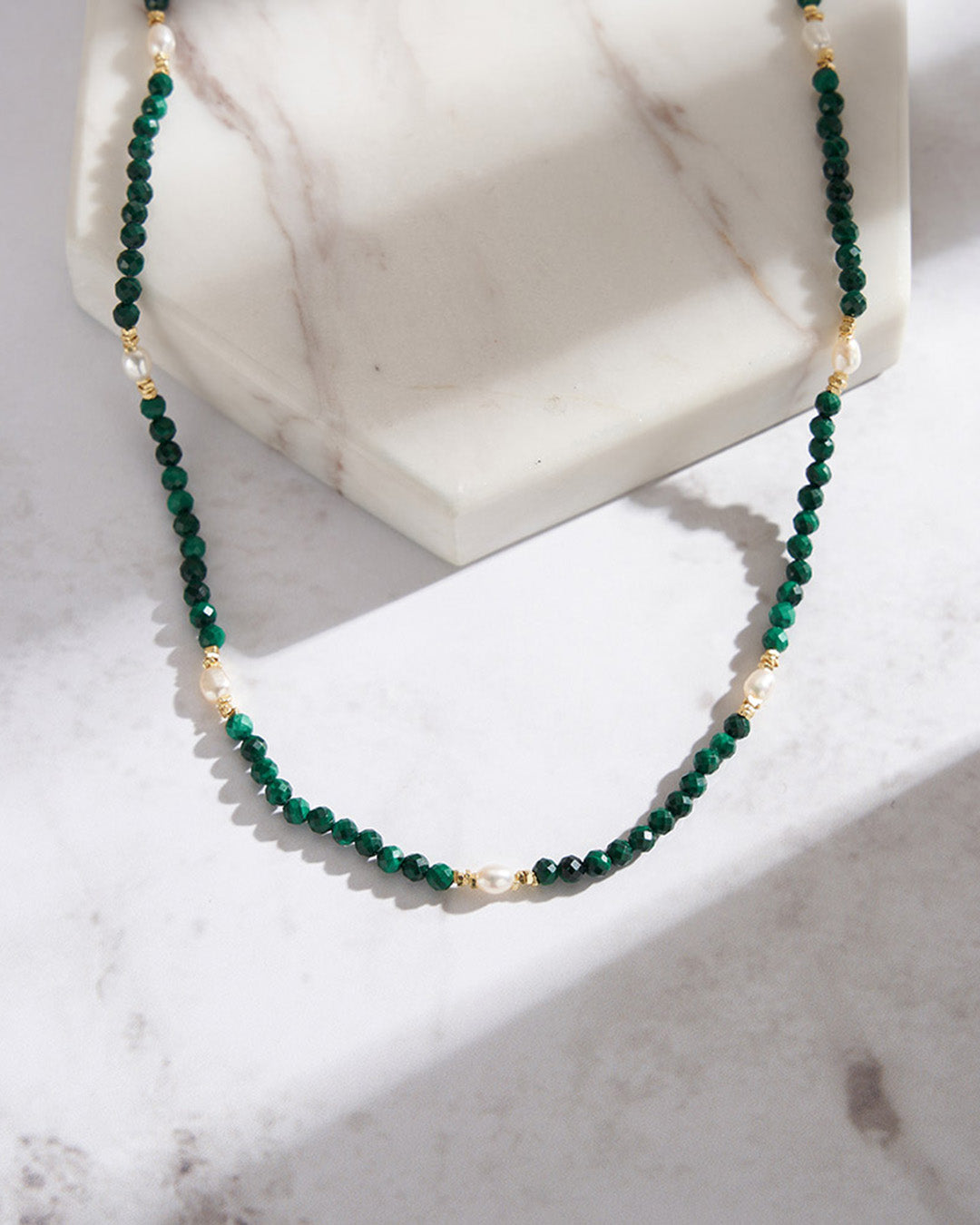 14K GOLD PLATED 925 STERLING SILVER, NATURAL FRESHWATER PEARL & MALACHITE NECKLACE | ZUMÉA
