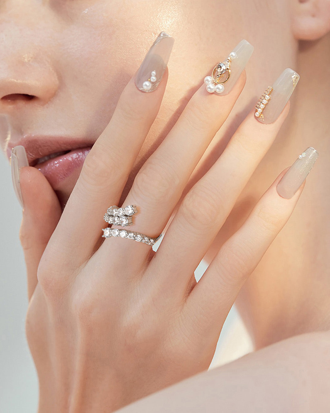 LUNET RING - RHODIUM PLATED 925 STERLING SILVER & AAAA CUBIC ZIRCONIA